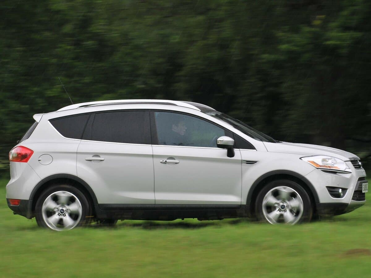 Ford Kuga I — Yandan
