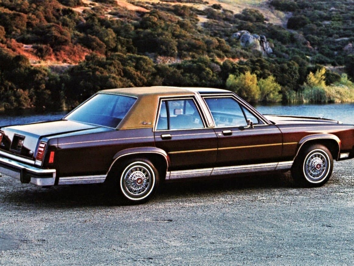 Ford LTD Crown Victoria 1983 – 1991 — Yandan