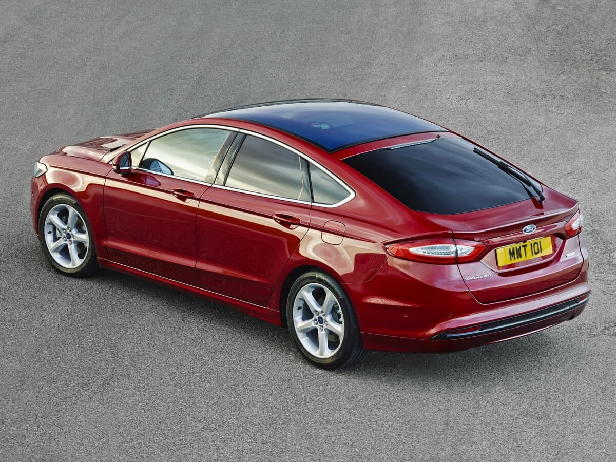 Ford Mondeo V — 3/4 arxadan
