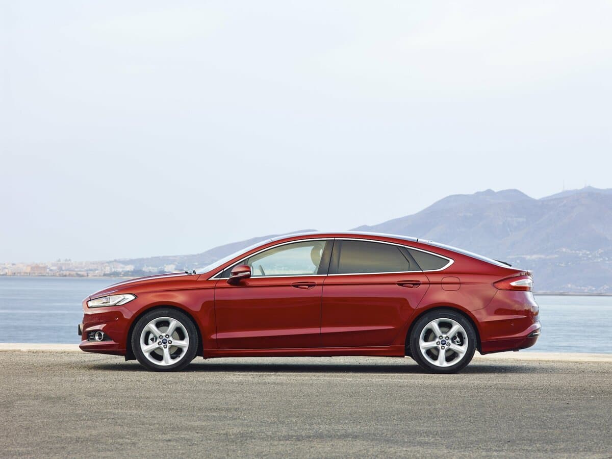 Ford Mondeo V — Yandan