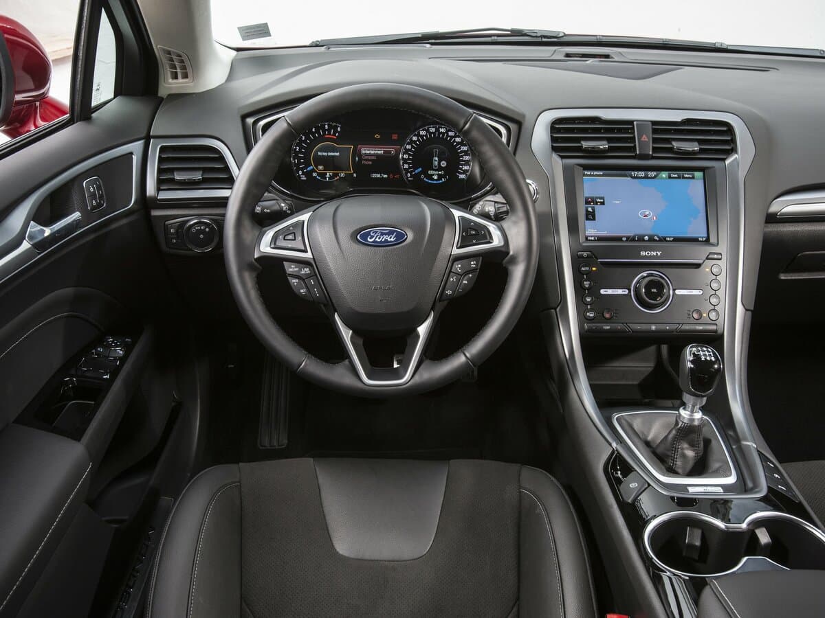 Ford Mondeo V — Sükan