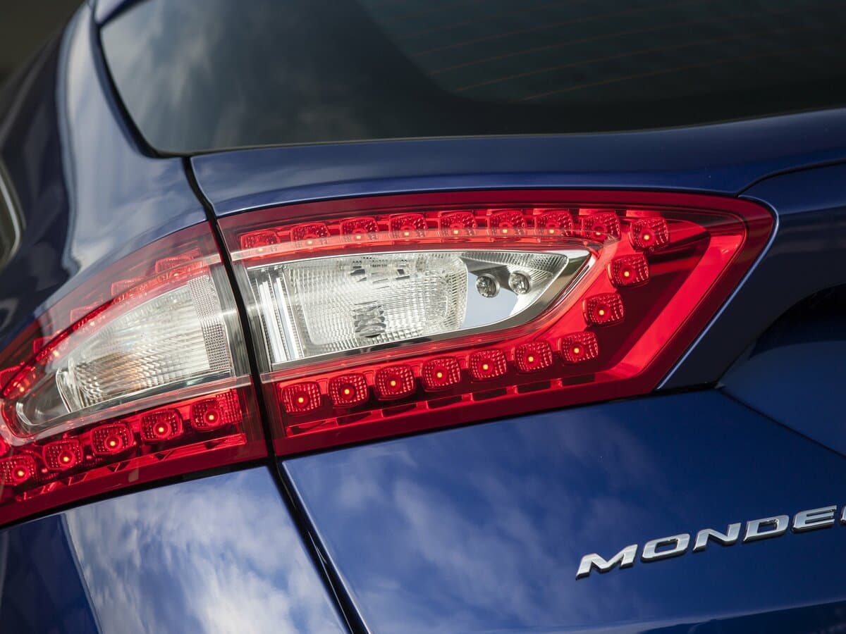 Ford Mondeo V — Detal