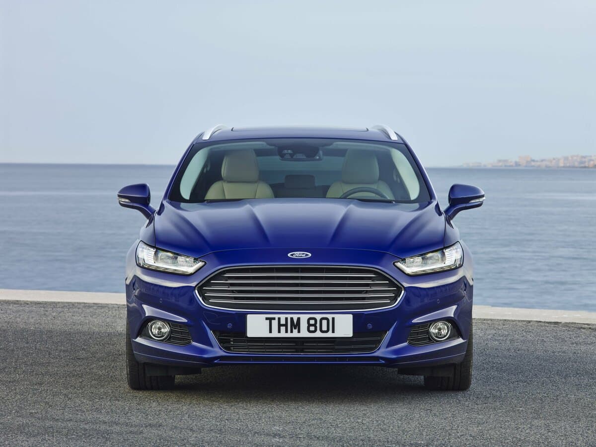 Ford Mondeo V — Öndən