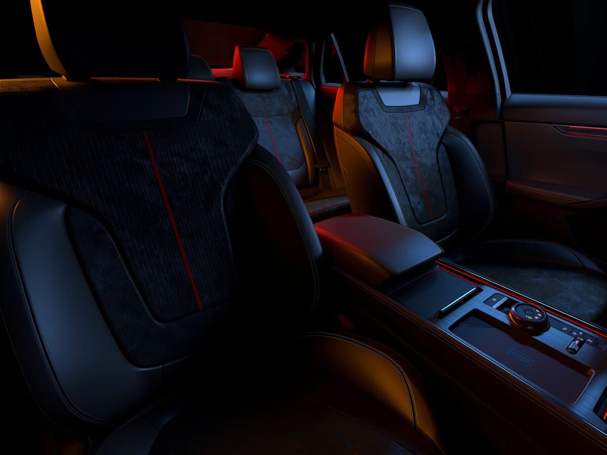 Ford Mondeo VI — Salon, arxadan