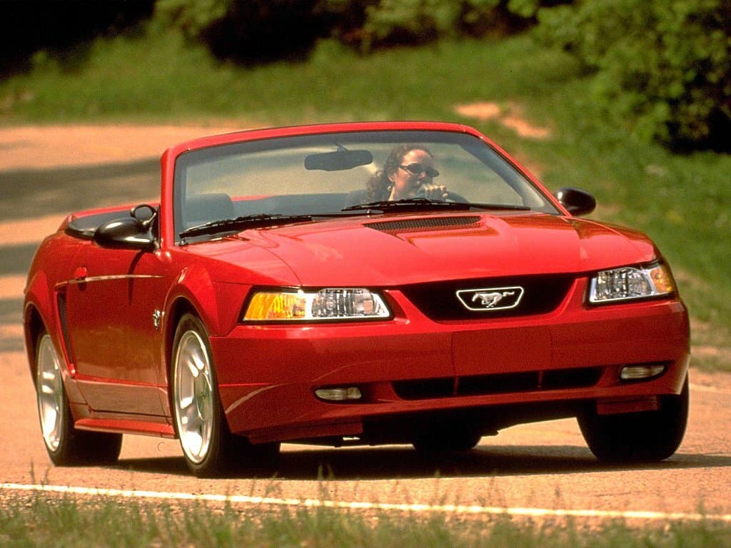 Ford Mustang IV Restayling — Öndən
