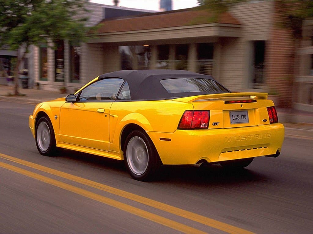 Ford Mustang IV Restayling — 3/4 arxadan