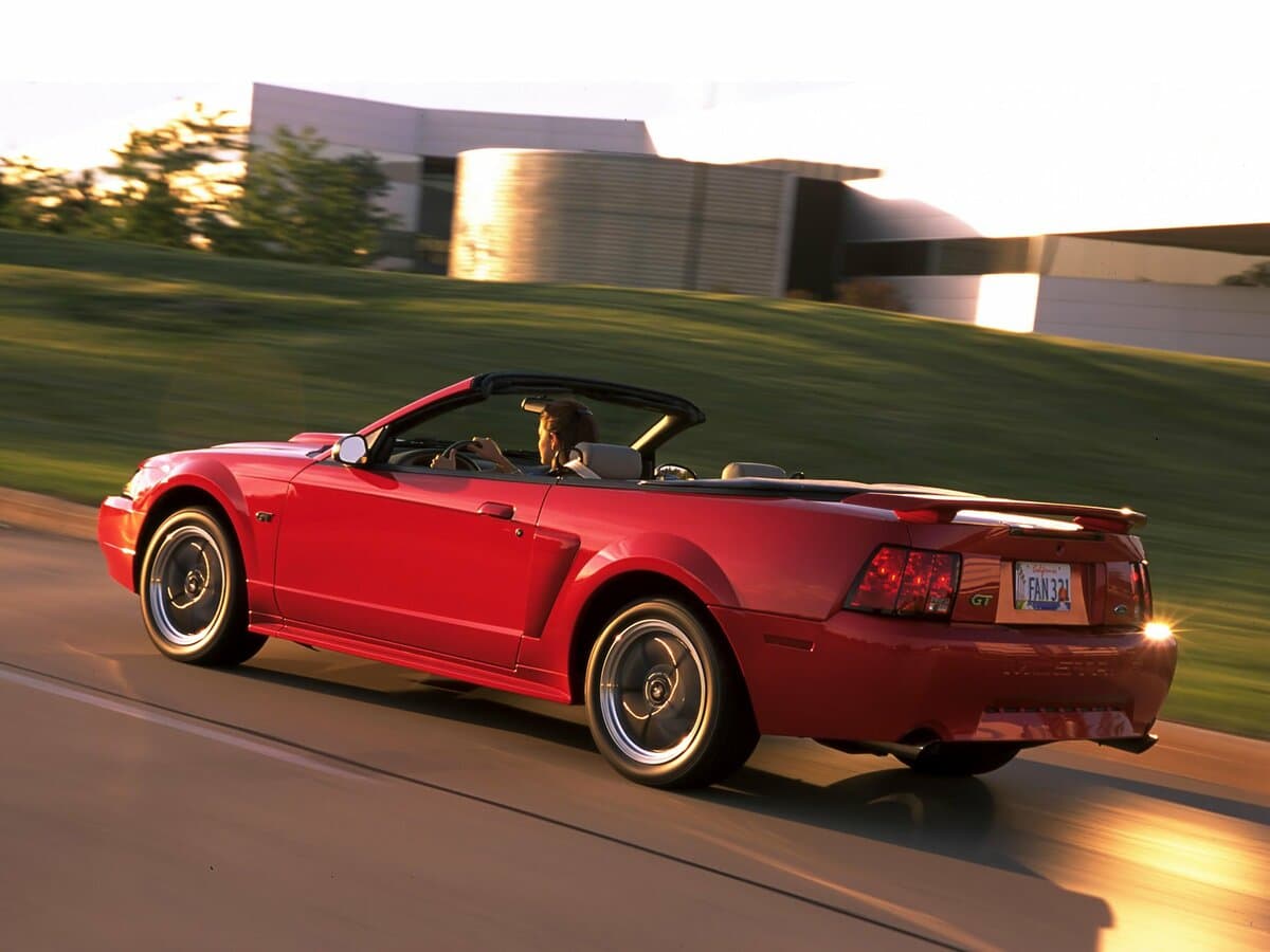 Ford Mustang IV Restayling — Yandan