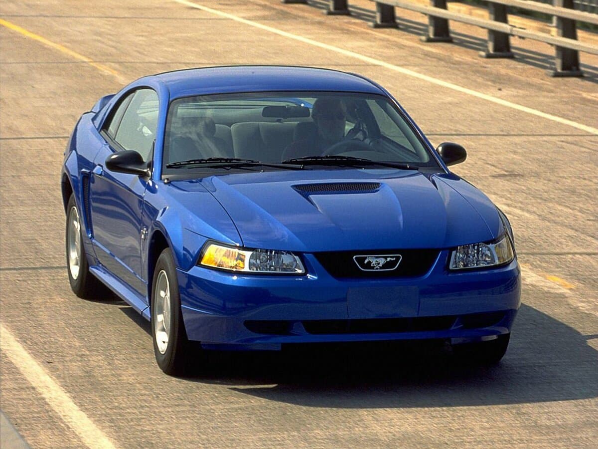 Ford Mustang IV Restayling — Öndən