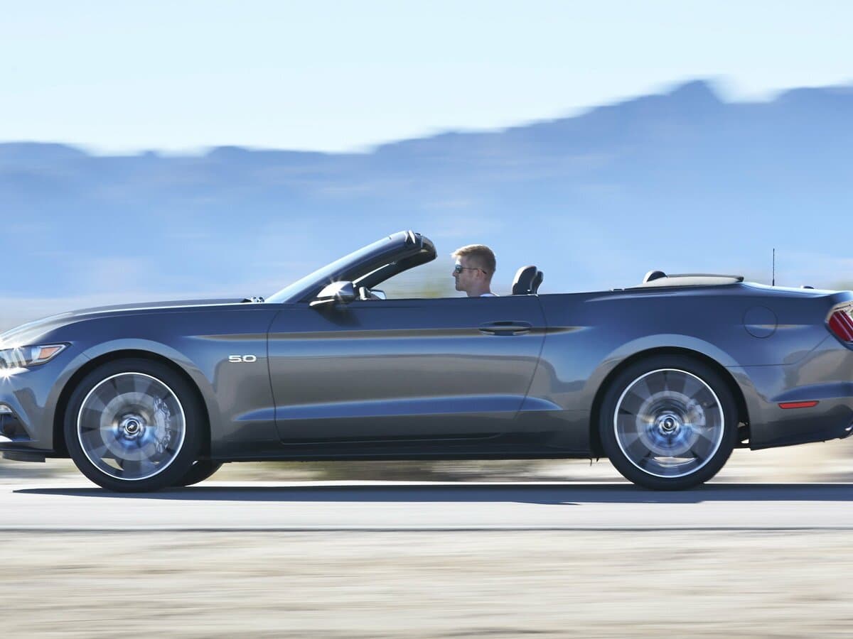 Ford Mustang VI — Yandan