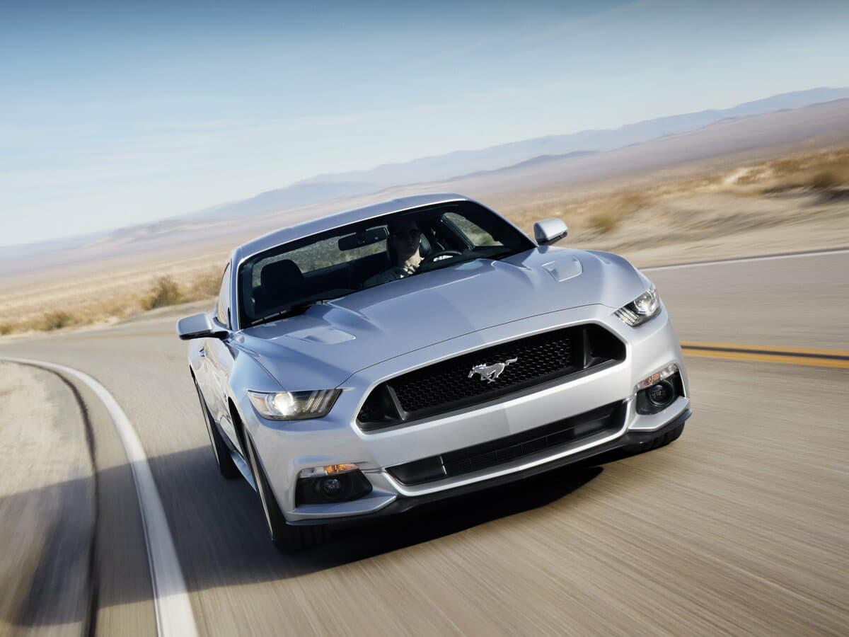 Ford Mustang VI — Öndən
