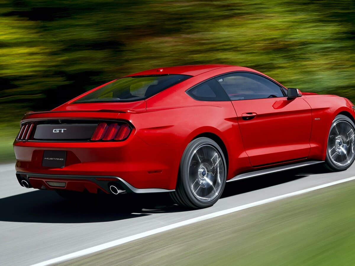Ford Mustang VI — 3/4 arxadan