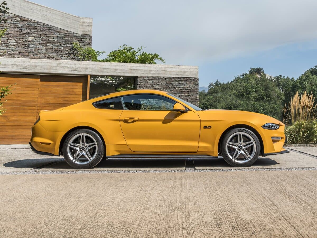 Ford Mustang VI Restayling — Yandan