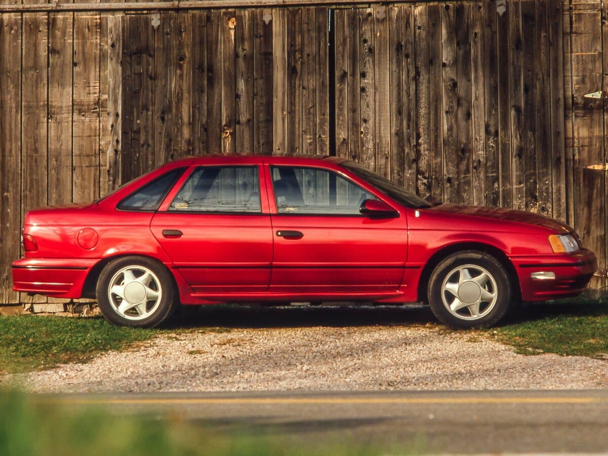 Ford Taurus I — Yandan