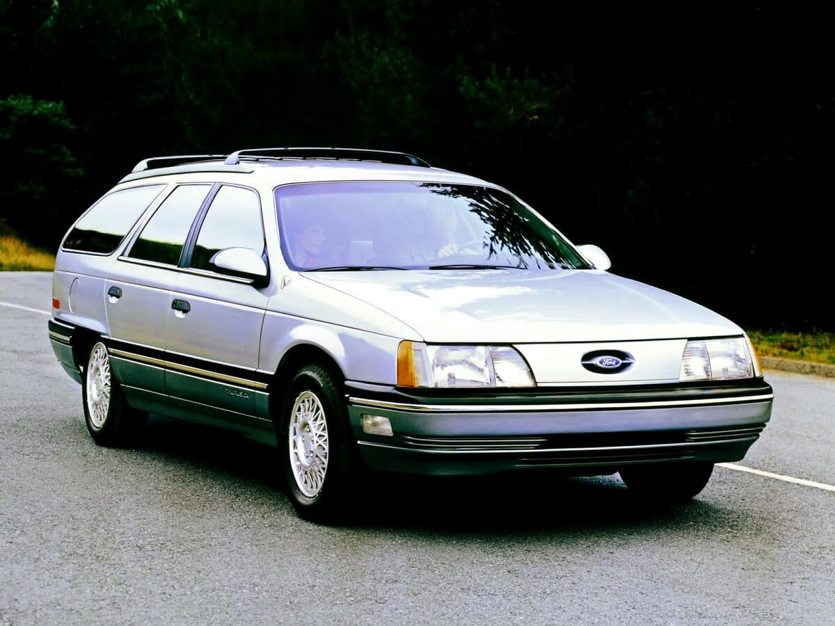 Ford Taurus I — Öndən