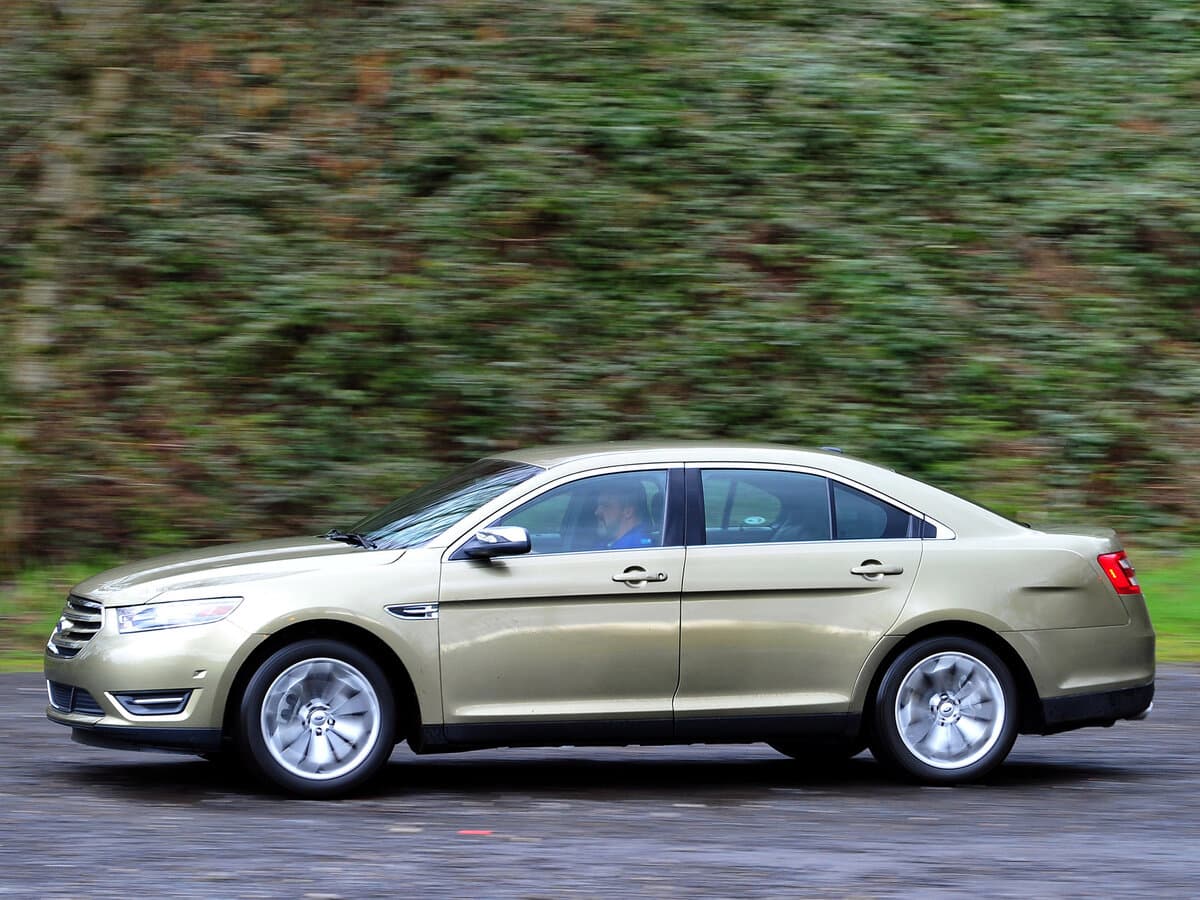 Ford Taurus VI Restayling — Yandan