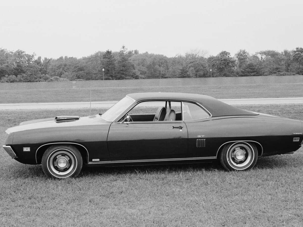 Ford Torino II — Yandan