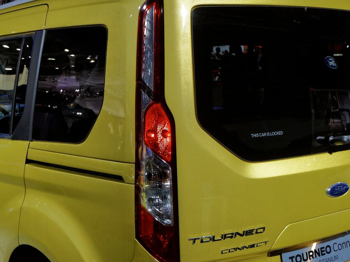 Ford Tourneo Connect II — Detal