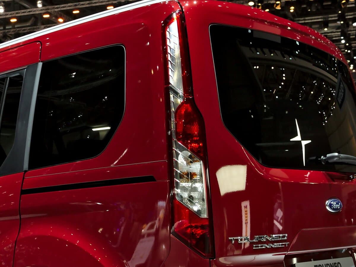 Ford Tourneo Connect II Restayling — Detal