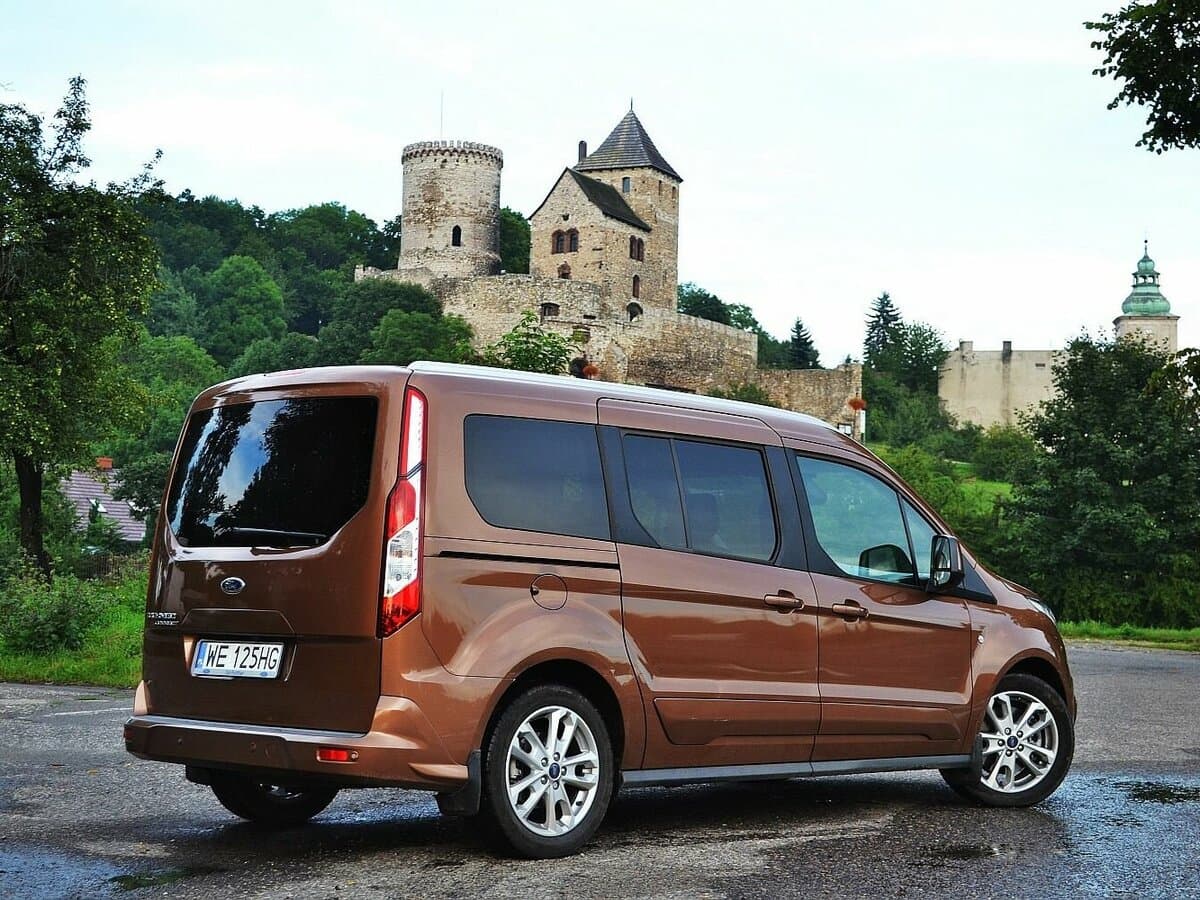 Ford Tourneo Connect II Restayling — 3/4 arxadan