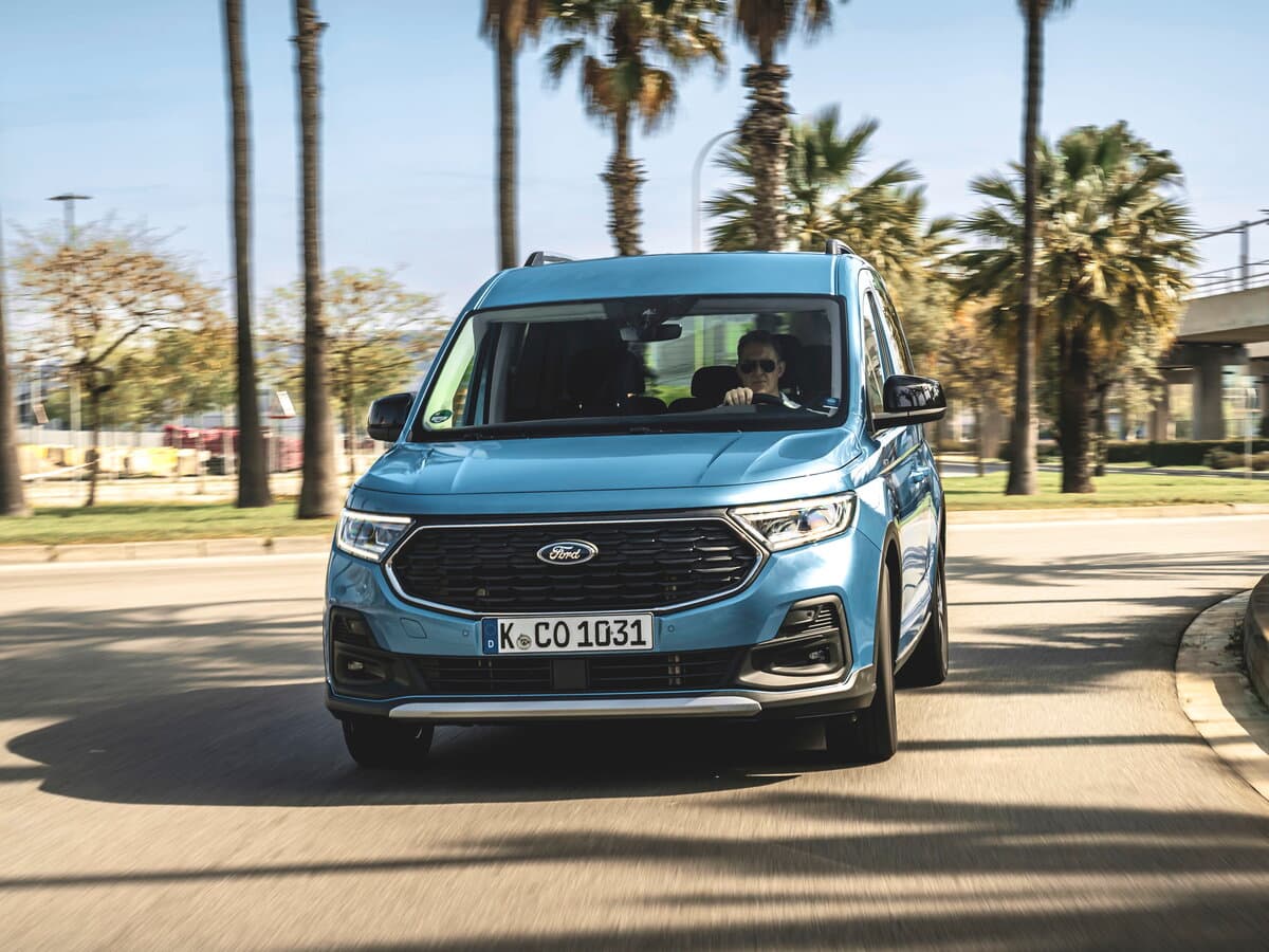Ford Tourneo Connect III — Öndən