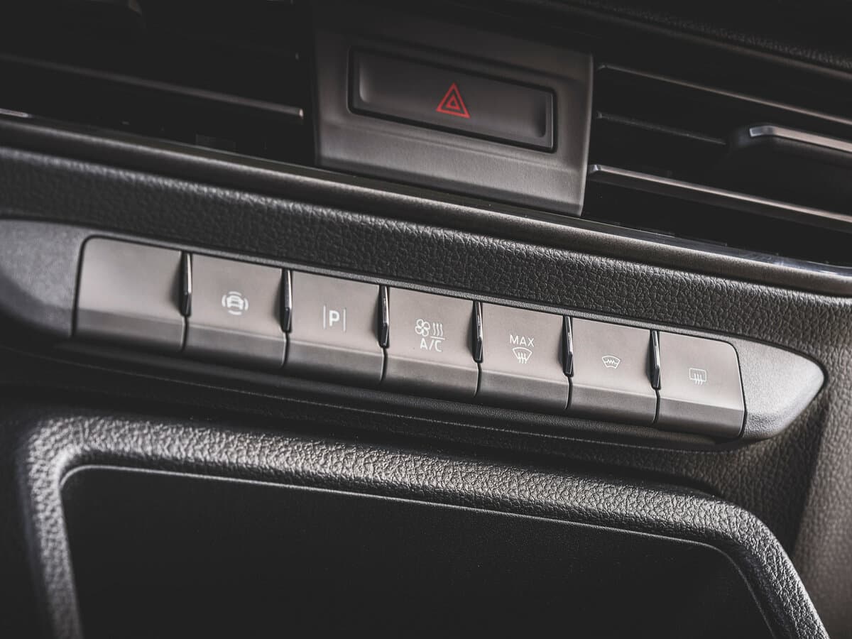 Ford Tourneo Connect III — Salon, öndən
