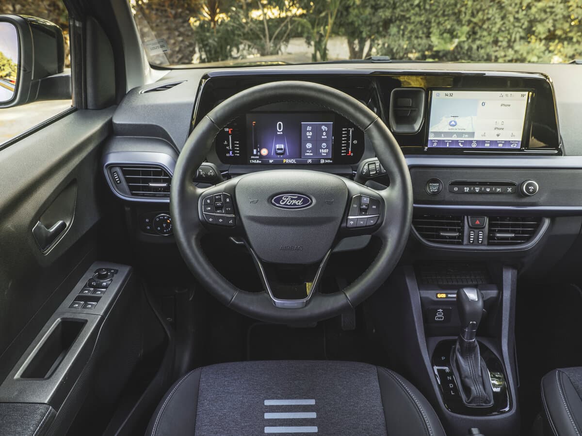 Ford Tourneo Courier II — Sükan