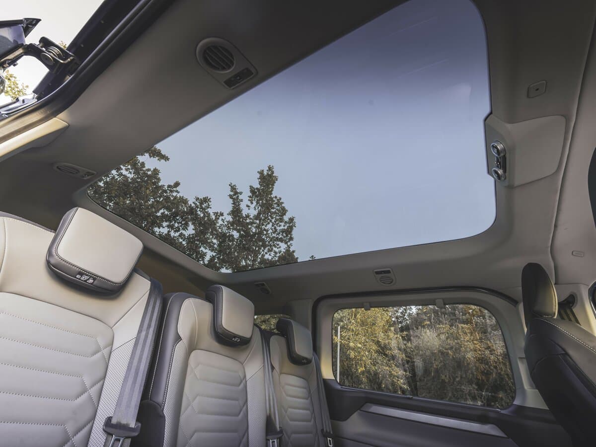 Ford Tourneo Custom II — Salon, öndən