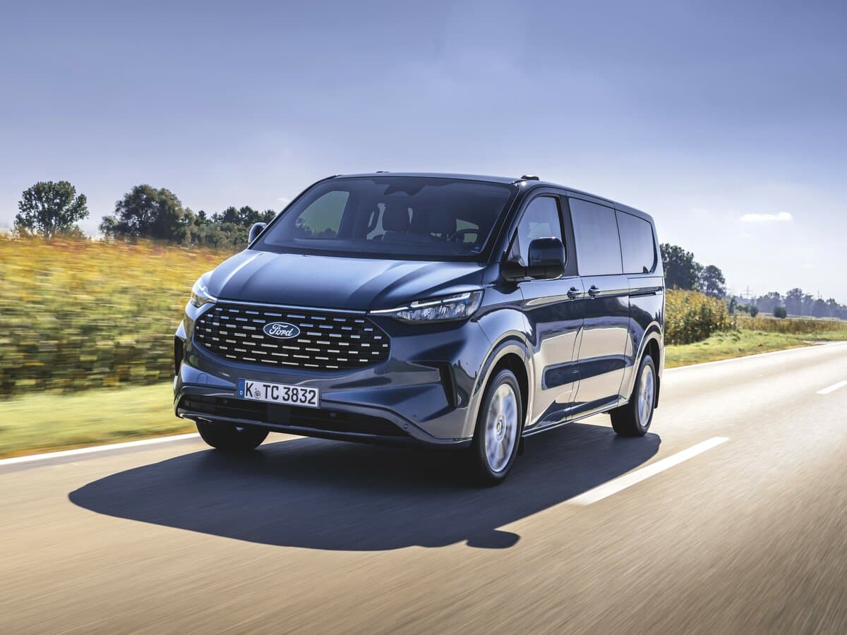 Ford Tourneo Custom II — Əsas şəkil
