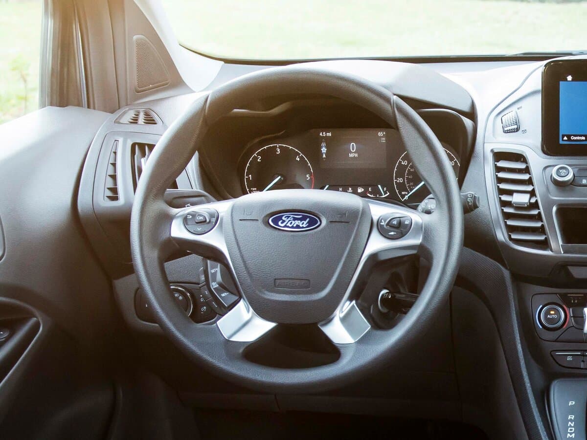 Ford Transit Connect II Restayling — Sükan
