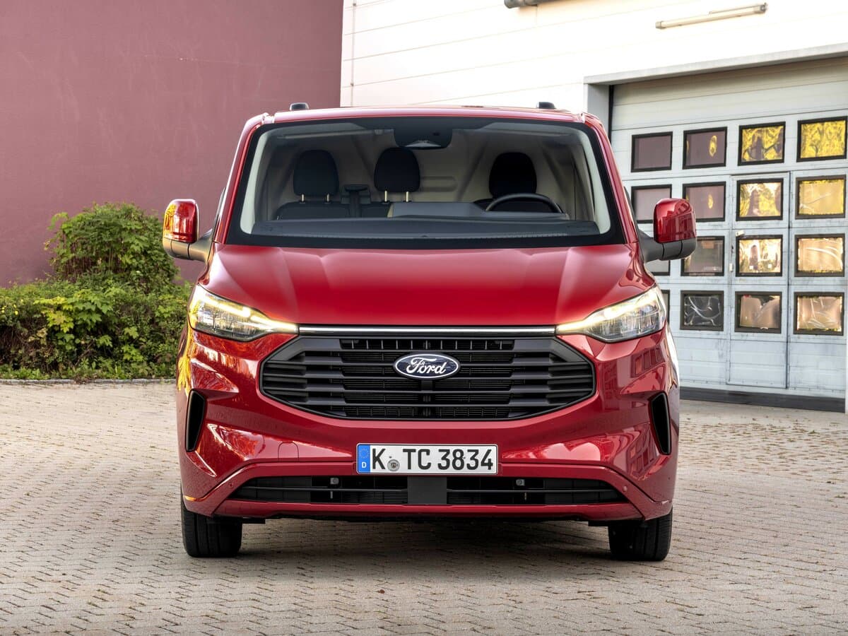 Ford Transit Custom II — Öndən
