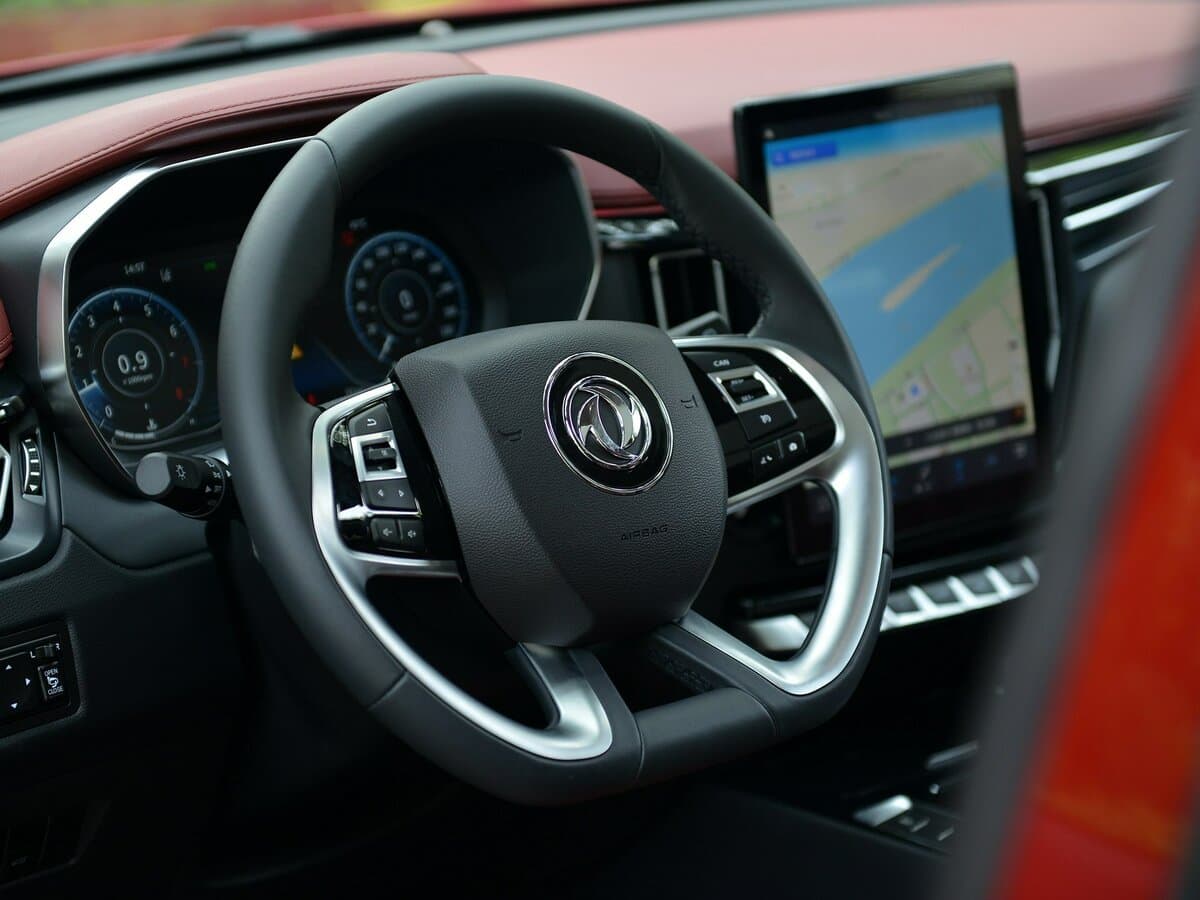 Forthing T5 I — Sükan