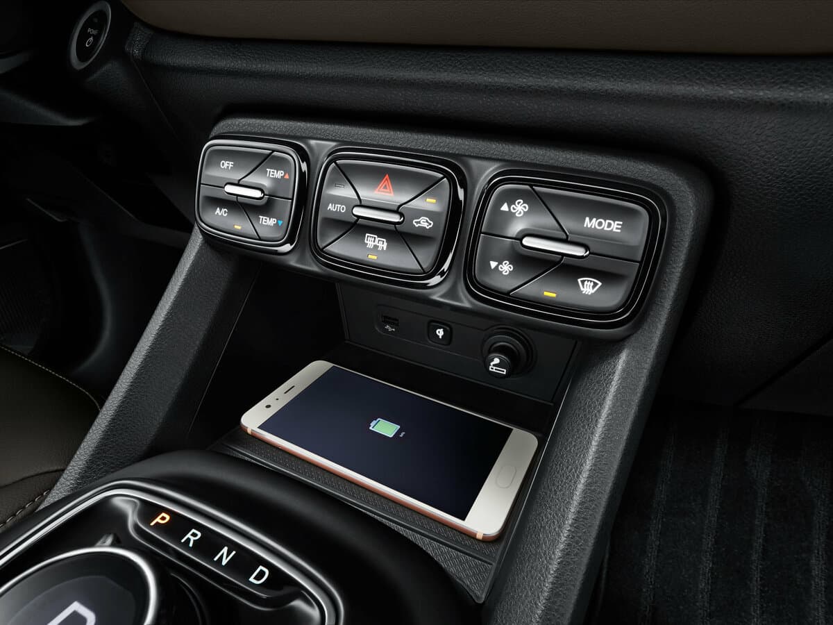GAC Trumpchi GE3 2017 – 2020 — Salon, öndən