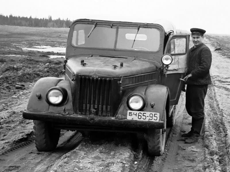 Qaz 69 1953 – 1972 — Öndən