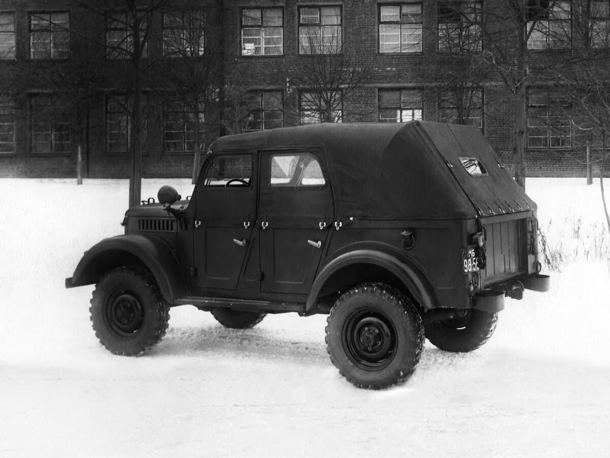 Qaz 69 1953 – 1972 — 3/4 arxadan