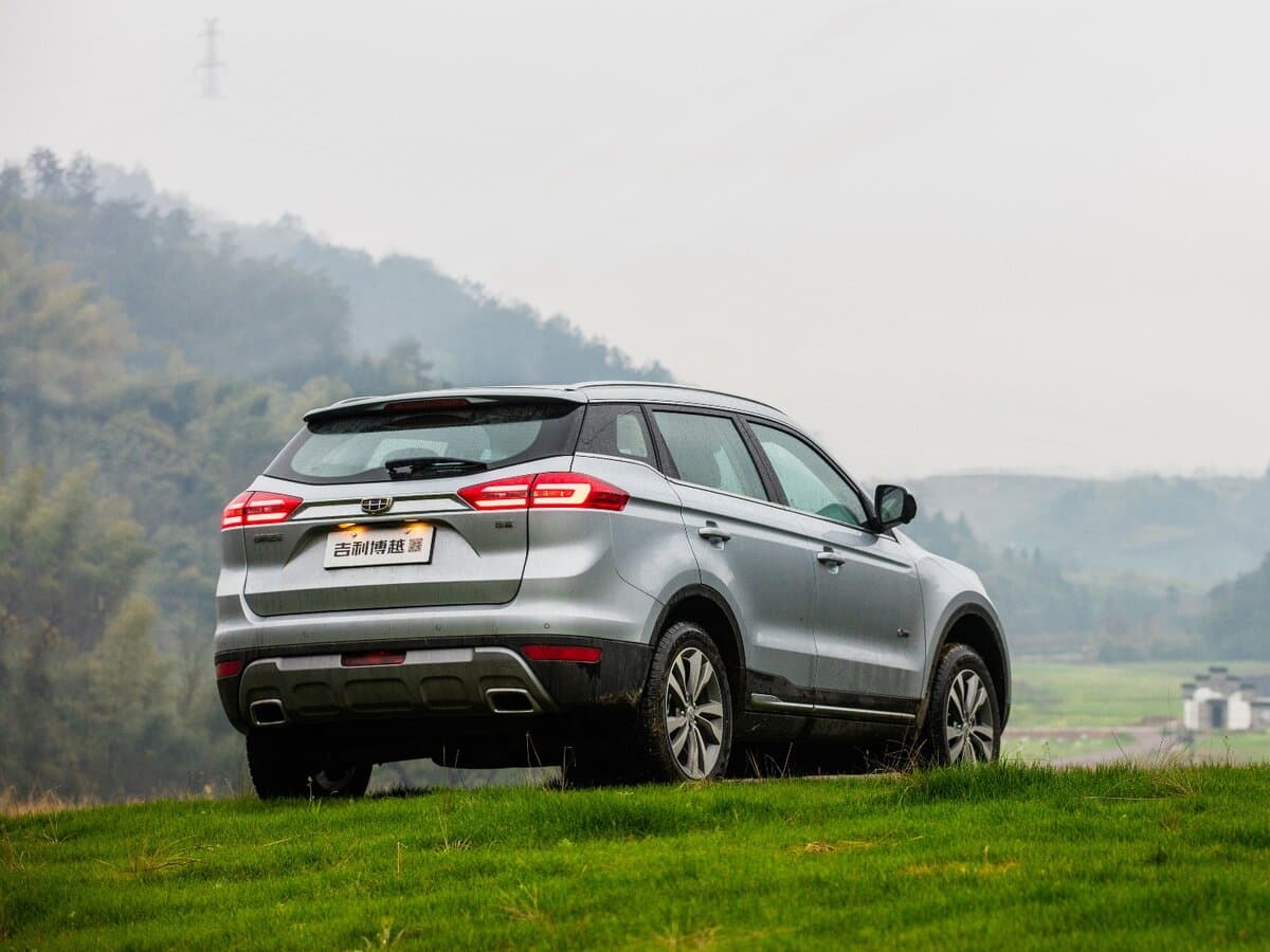 Geely Atlas I — 3/4 arxadan
