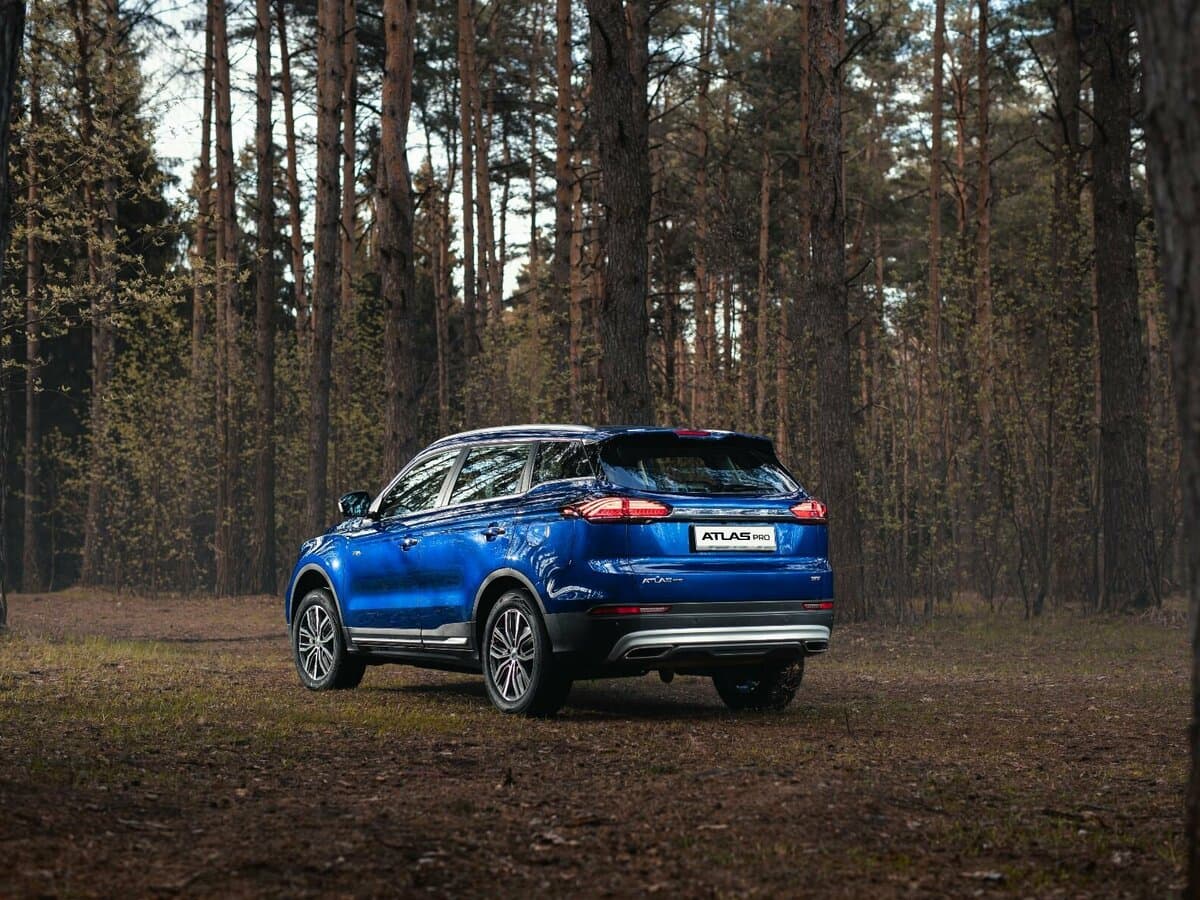 Geely Atlas Pro 2019 – 2025 — 3/4 arxadan