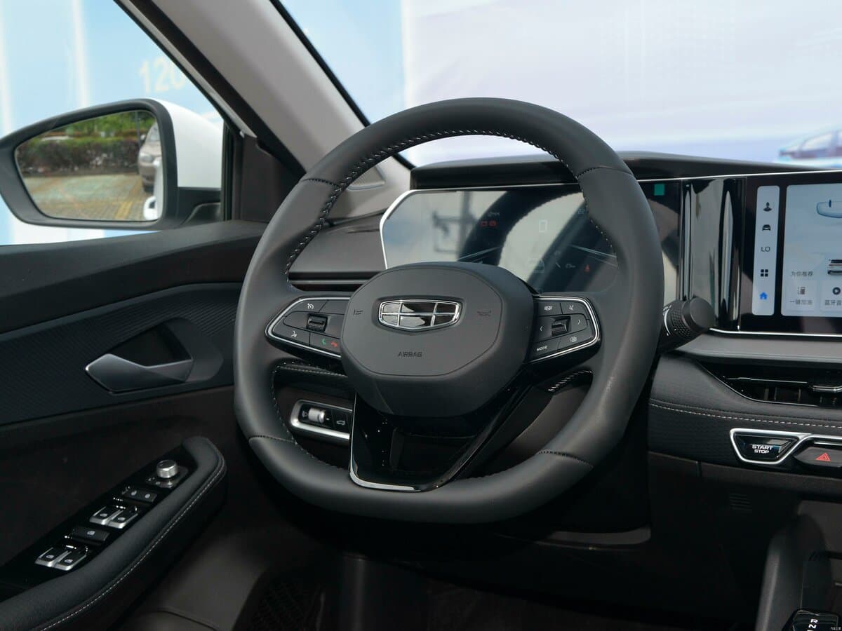 Geely Binrui Cool I — Sükan