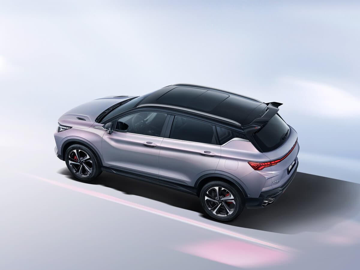 Geely Binyue Cool 2022 – 2024 — 3/4 arxadan