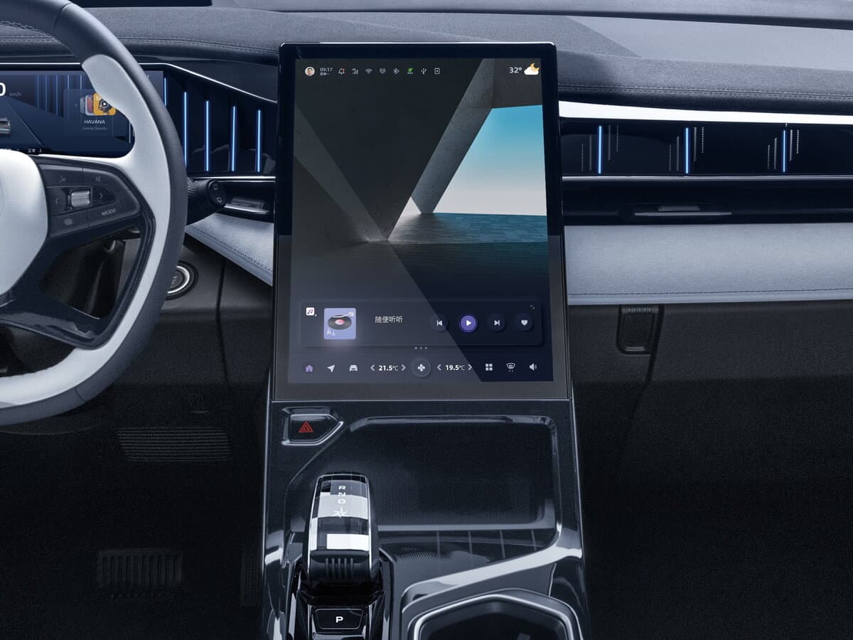 Geely Boyue L I — Salon, öndən