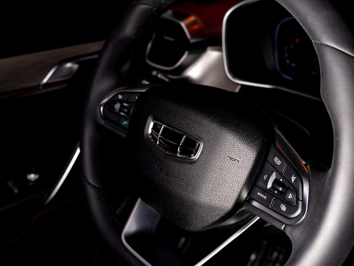 Geely Coolray I — Sükan