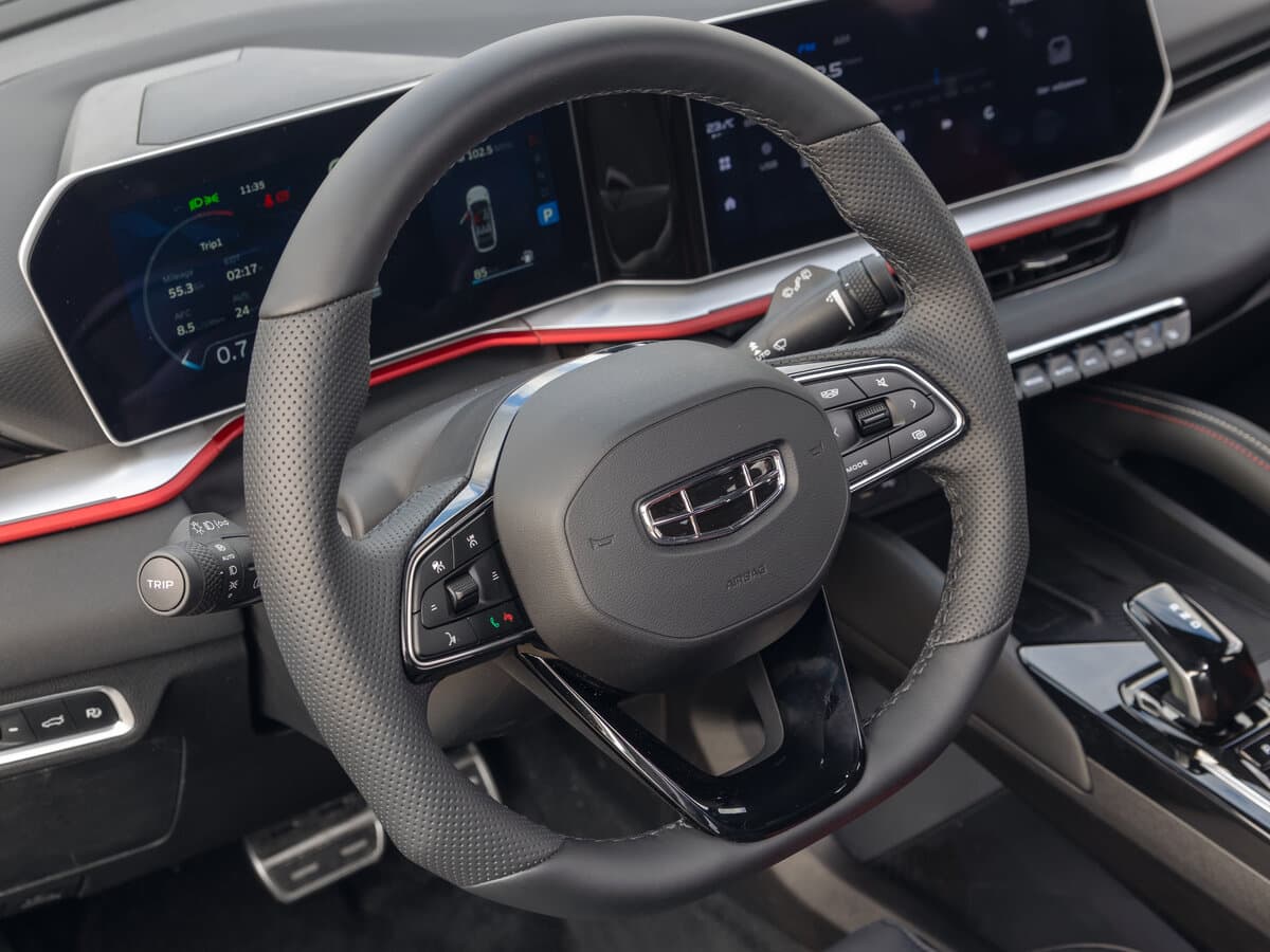 Geely Coolray I Restayling — Sükan