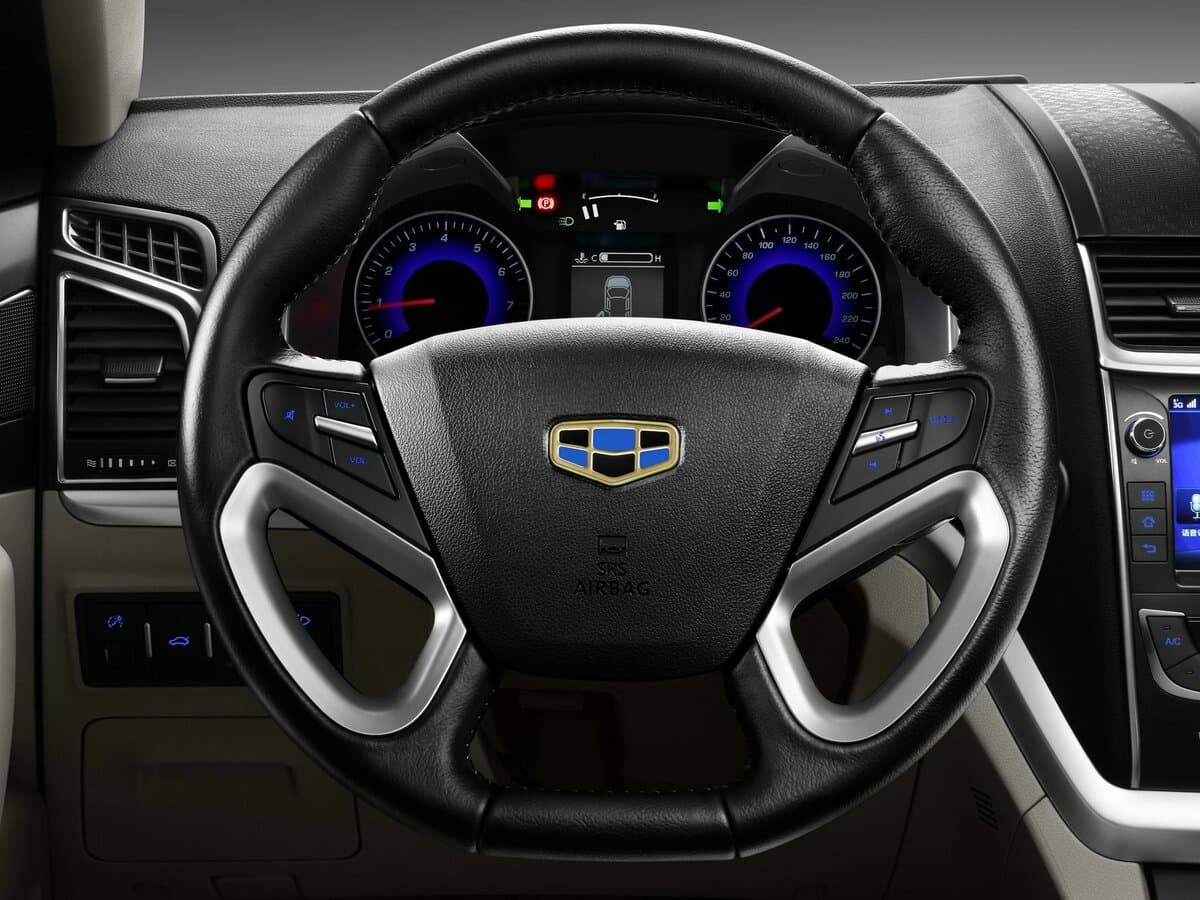 Geely Emgrand 7 I — Sükan