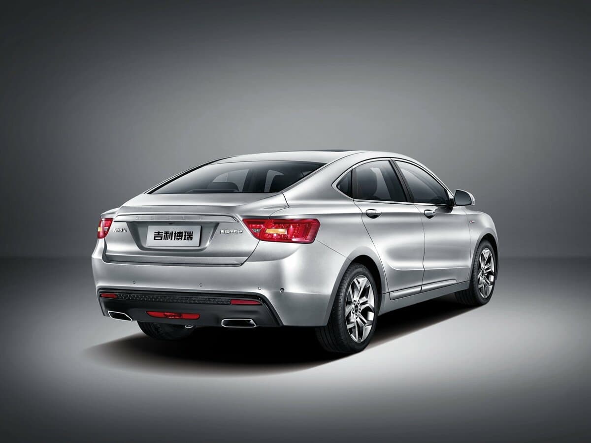Geely Emgrand GT 2015 – 2020 — 3/4 arxadan