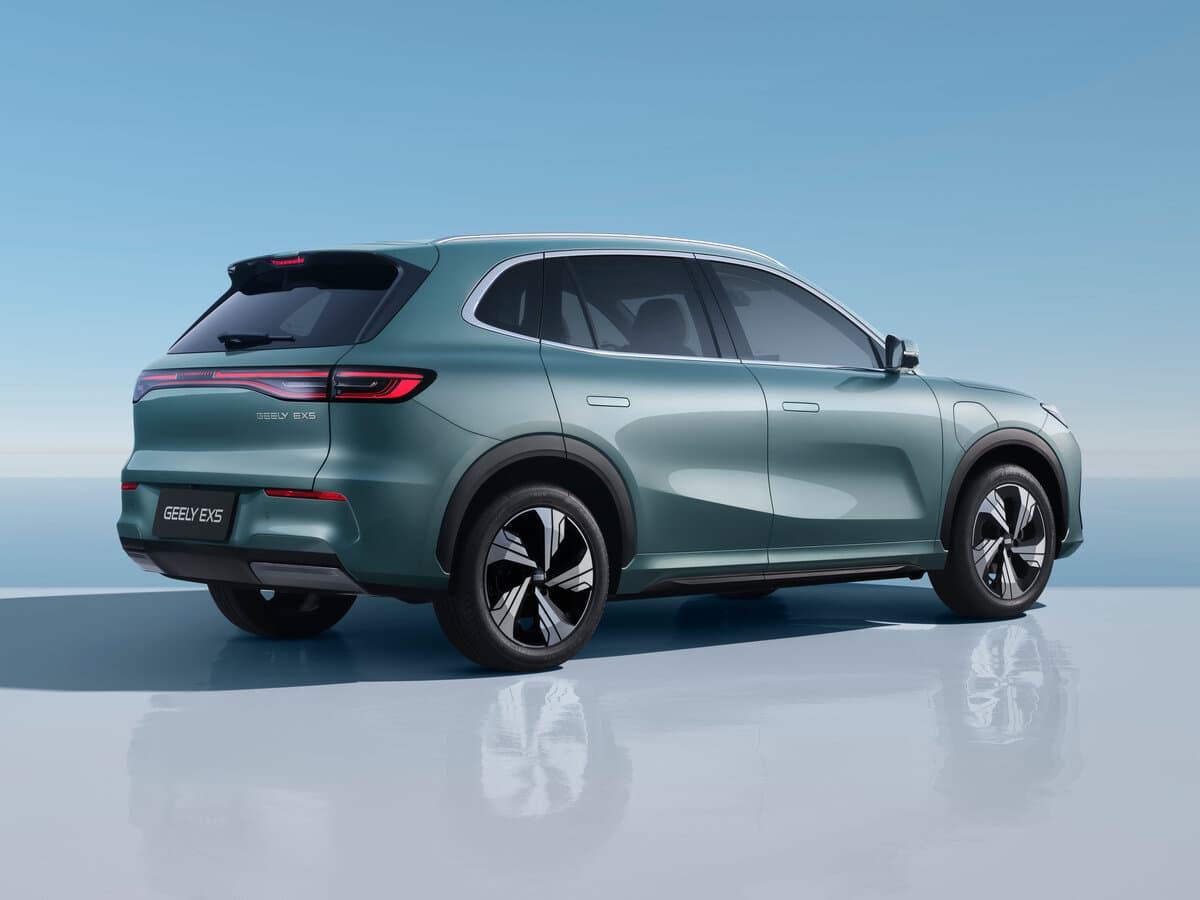 Geely EX5 2024 – indiyədək — 3/4 arxadan