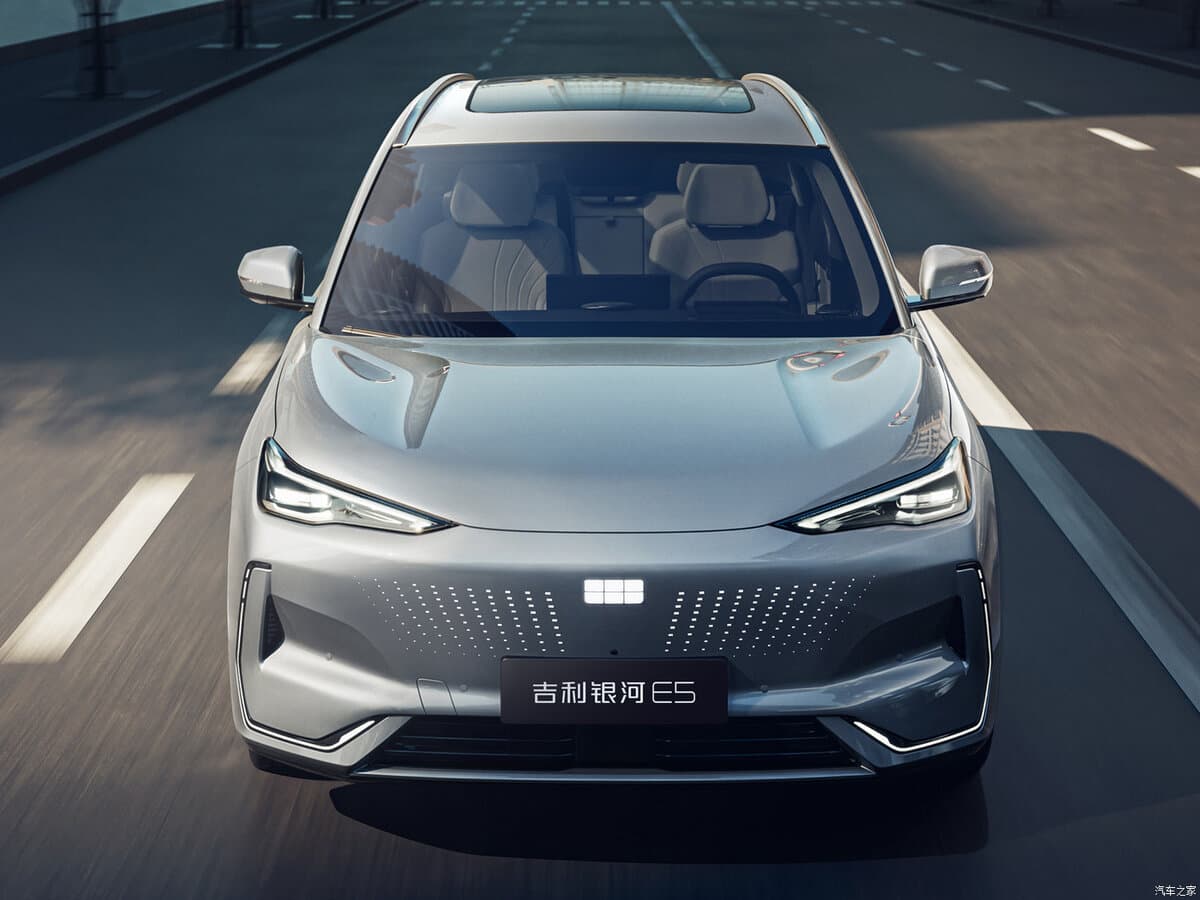 Geely Galaxy E5 2024 – indiyədək — Öndən