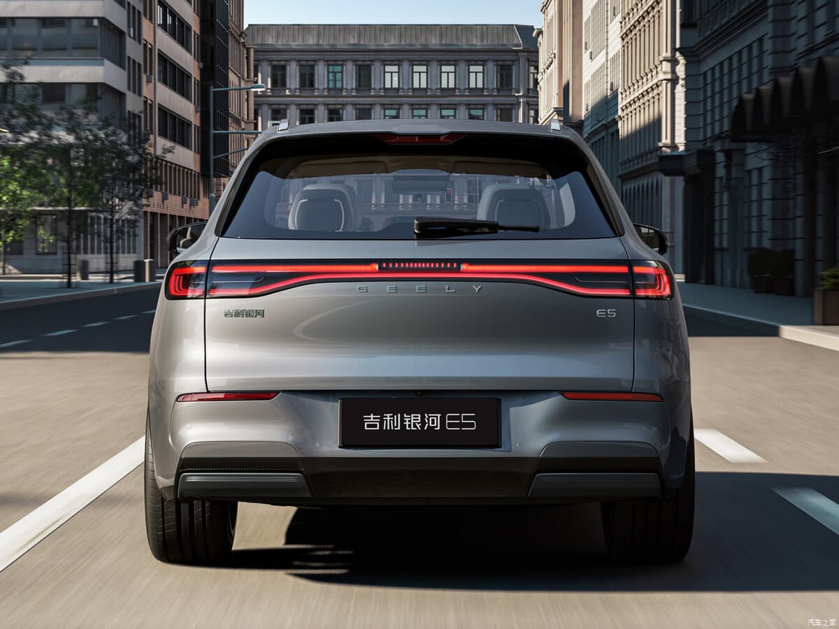 Geely Galaxy E5 2024 – indiyədək — Arxadan