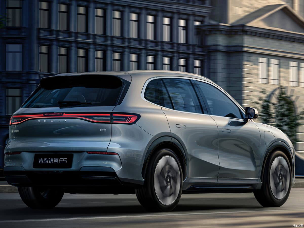 Geely Galaxy E5 2024 – indiyədək — 3/4 arxadan
