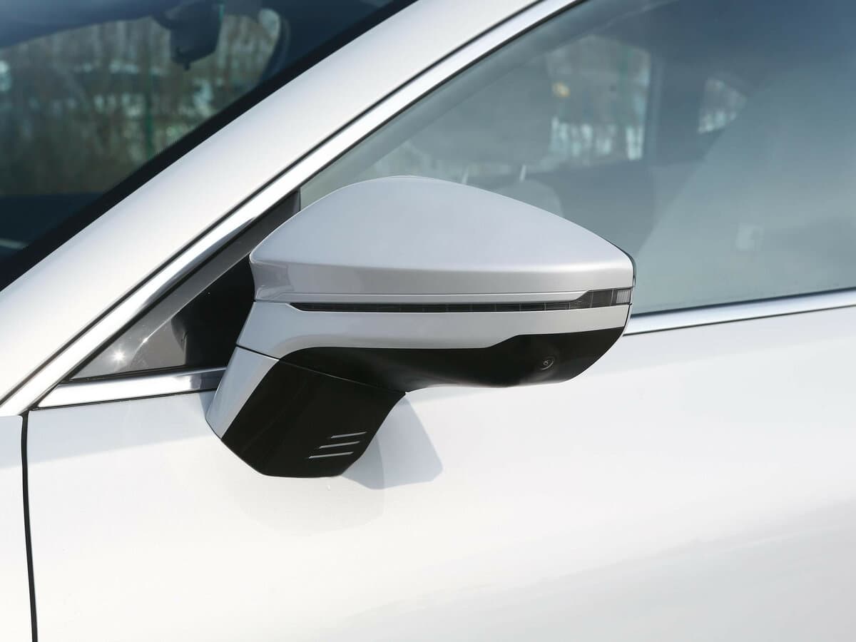 Geely Galaxy E8 2024 – indiyədək — Yan güzgü
