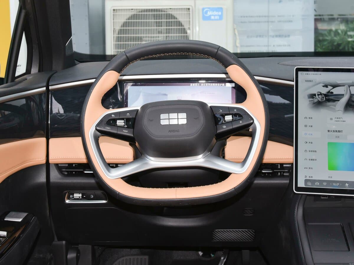 Geely Galaxy L7 2023 – indiyədək — Sükan