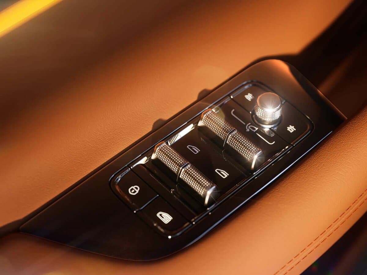 Geely Galaxy M7 2026 – indiyədək — Qapı